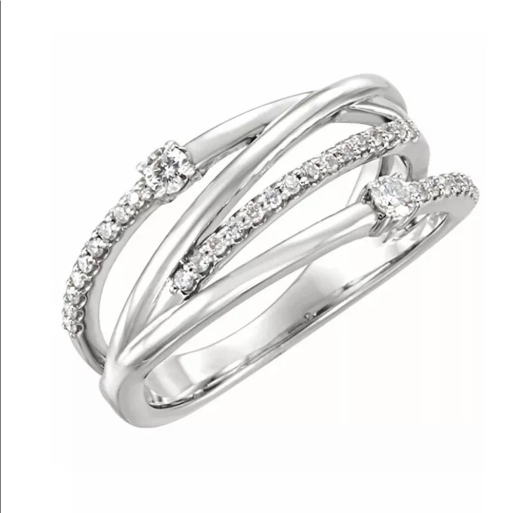 ** NEW 925 Silver Ring w/white Sapphire stones